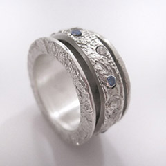 Picture: Turn Turn ring