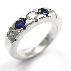 Picture: Shiny ring met steenzetting