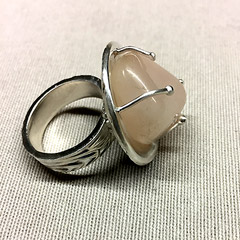 Picture: Zilveren ring met natuursteen