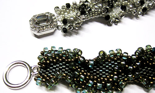 Picture: Juwelenset met ruches