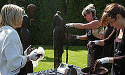 Picture: Dame in avondjurk