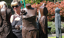 Picture: Dame in avondjurk II